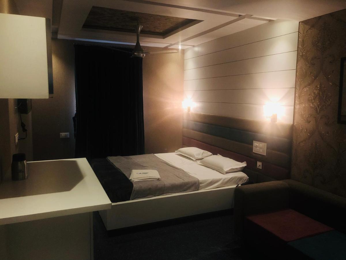 C M Hotel New Wodapatti Eksteriør billede